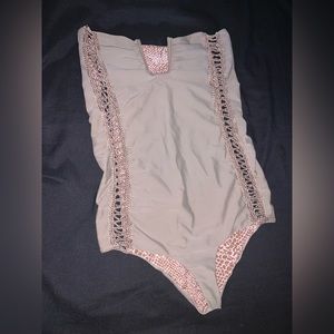 Acacia one piece - Petite